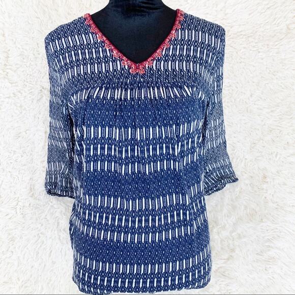 LUCKY BRAND Blue Gray Red V-neck Embroidered Top Medium - Picture 2 of 9